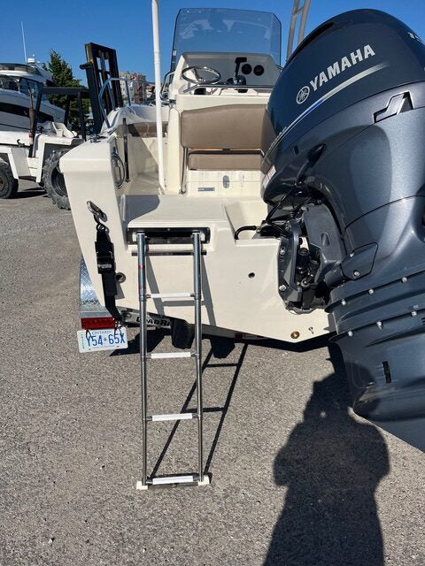 2022 White Shark 210 CC