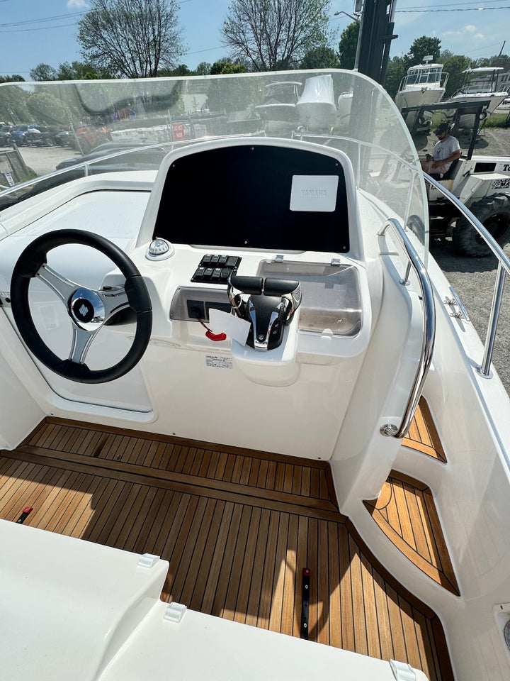 2023 White Shark 270 SC