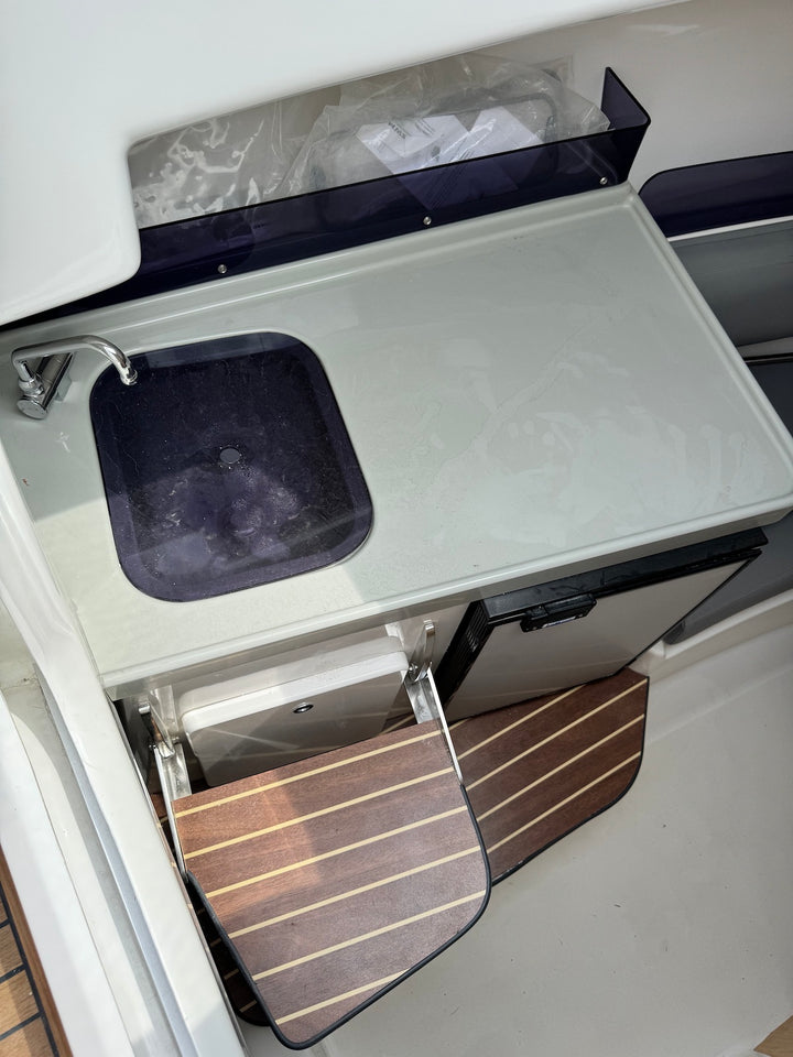 2023 White Shark 270 SC