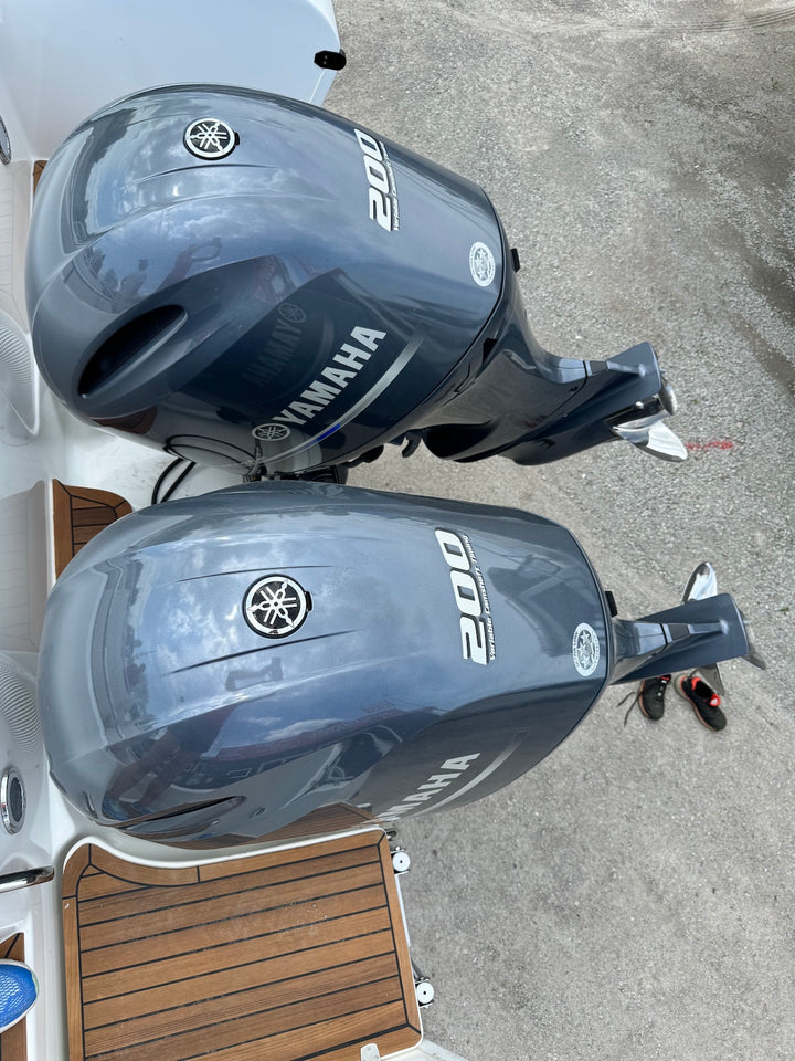 2023 White Shark 270 SC