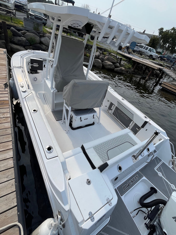 2023 Blackfin 222 (Demo)