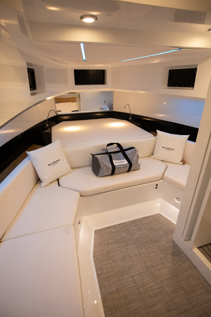 2027 De Antonio D36 Cabin