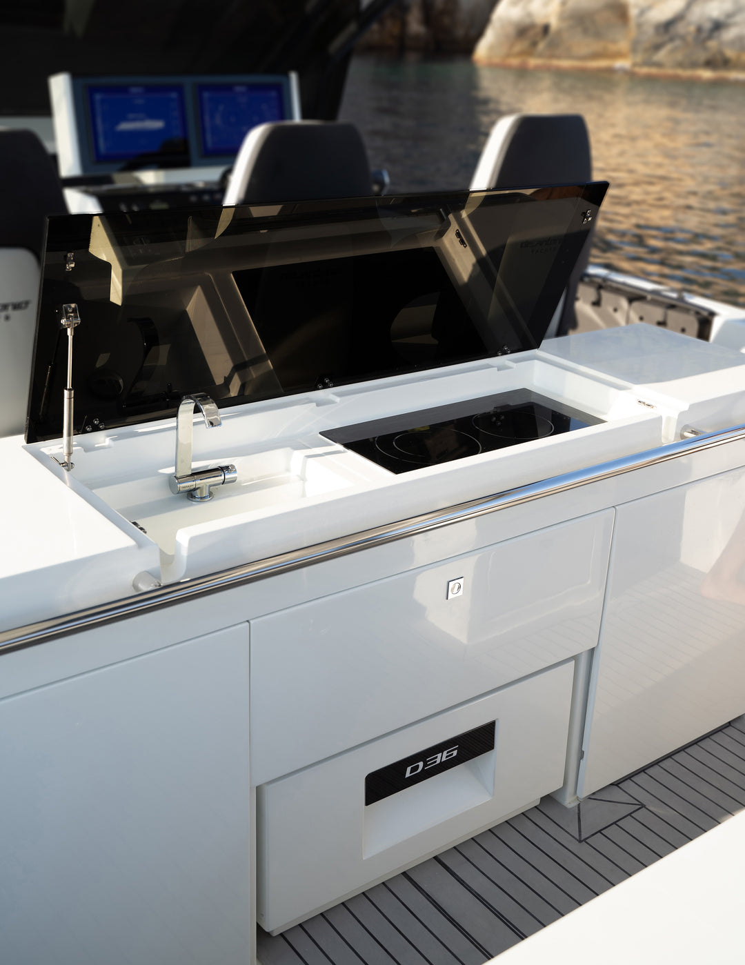 2027 De Antonio D36 Cabin