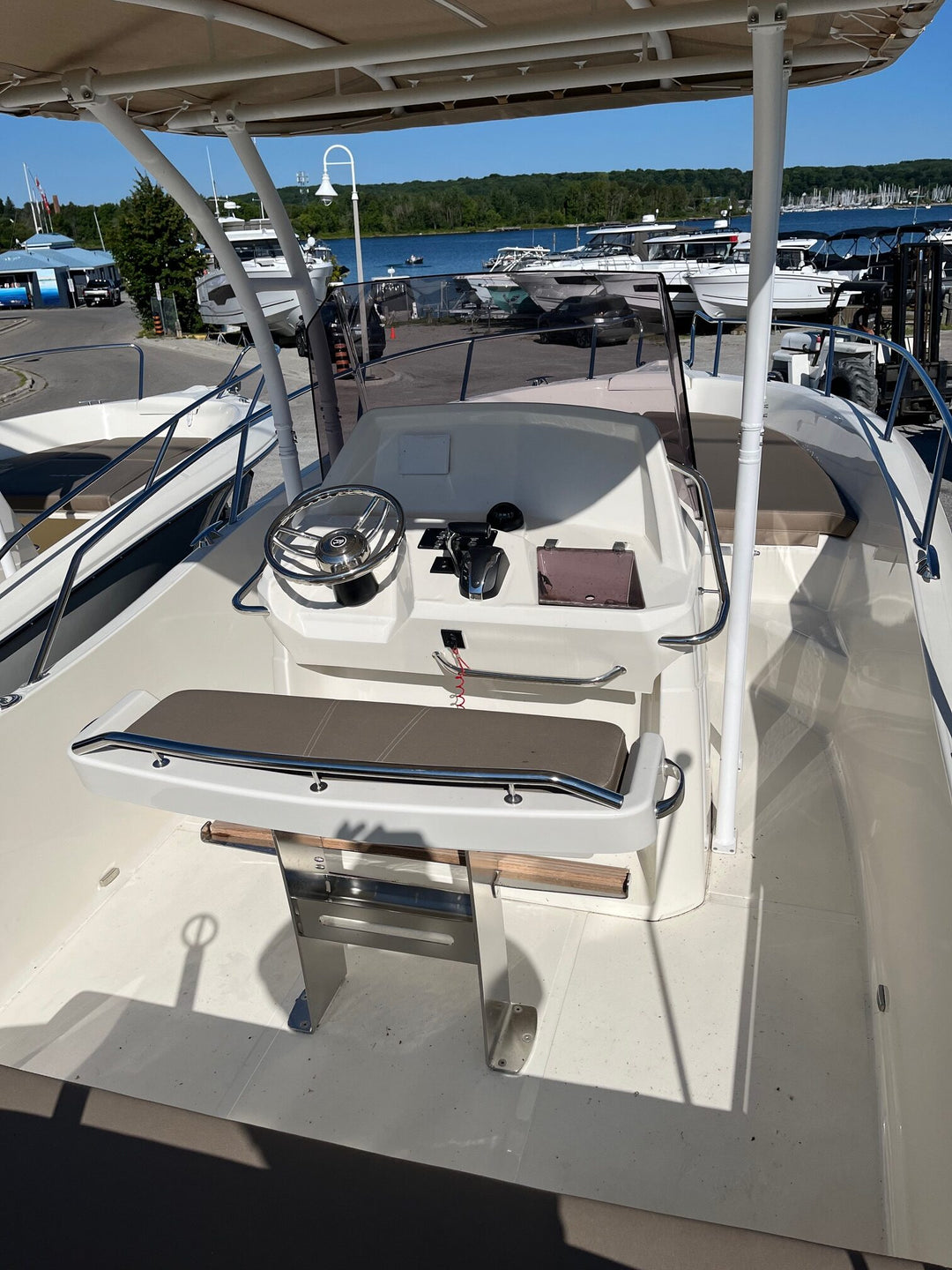 2023 White Shark 230 CC