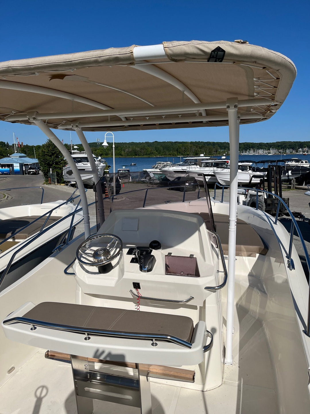 2023 White Shark 230 CC