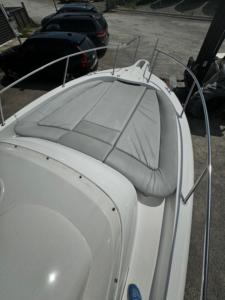 2023 White Shark 270 SC