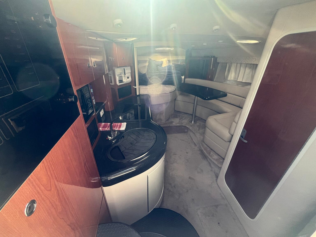 2003 Monterey 322 Express Cruiser