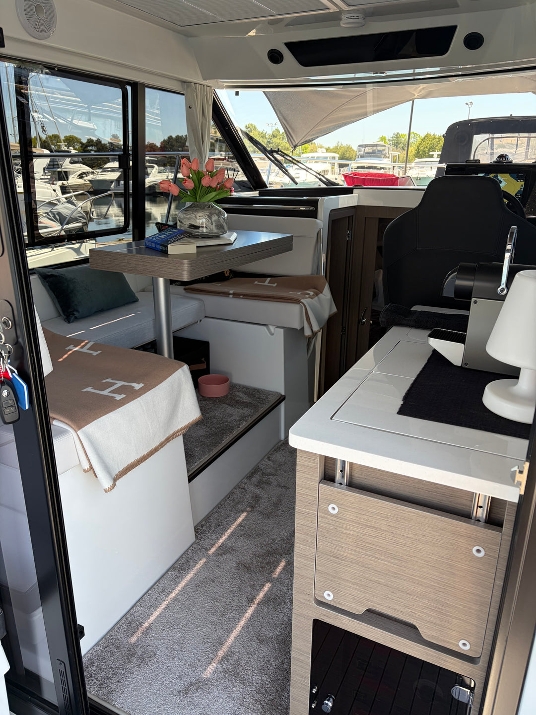 2026 Jeanneau NC 895 S2