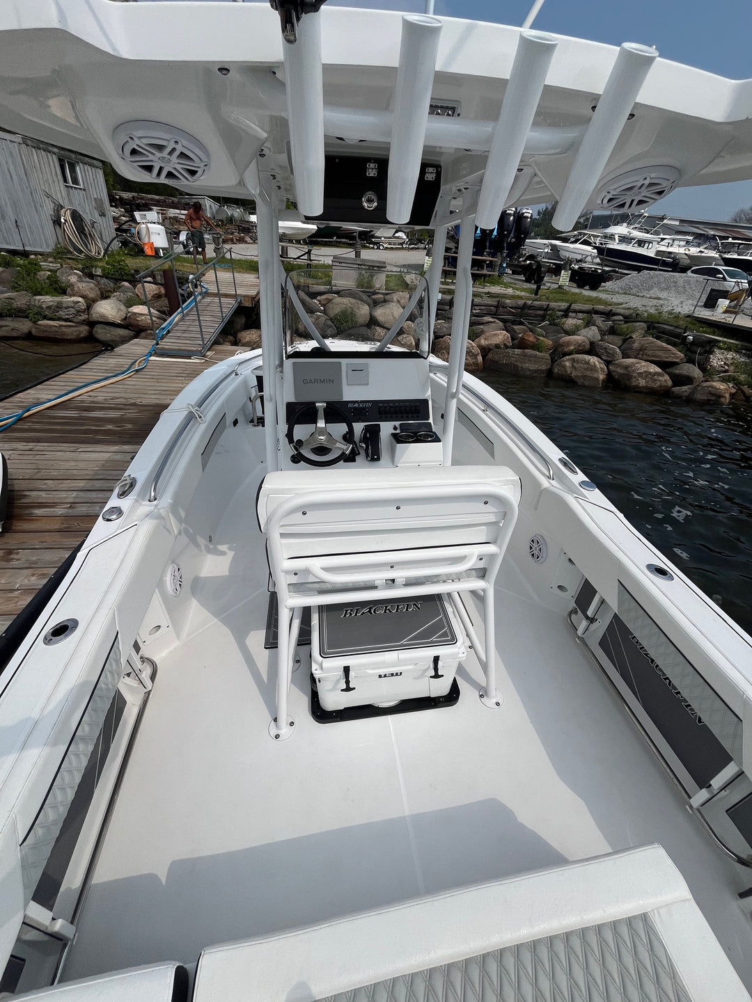 2023 Blackfin 222 (Demo)