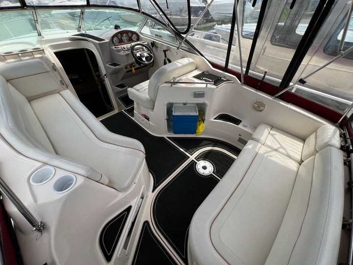 2005 Rinker 250 Fiesta Vee
