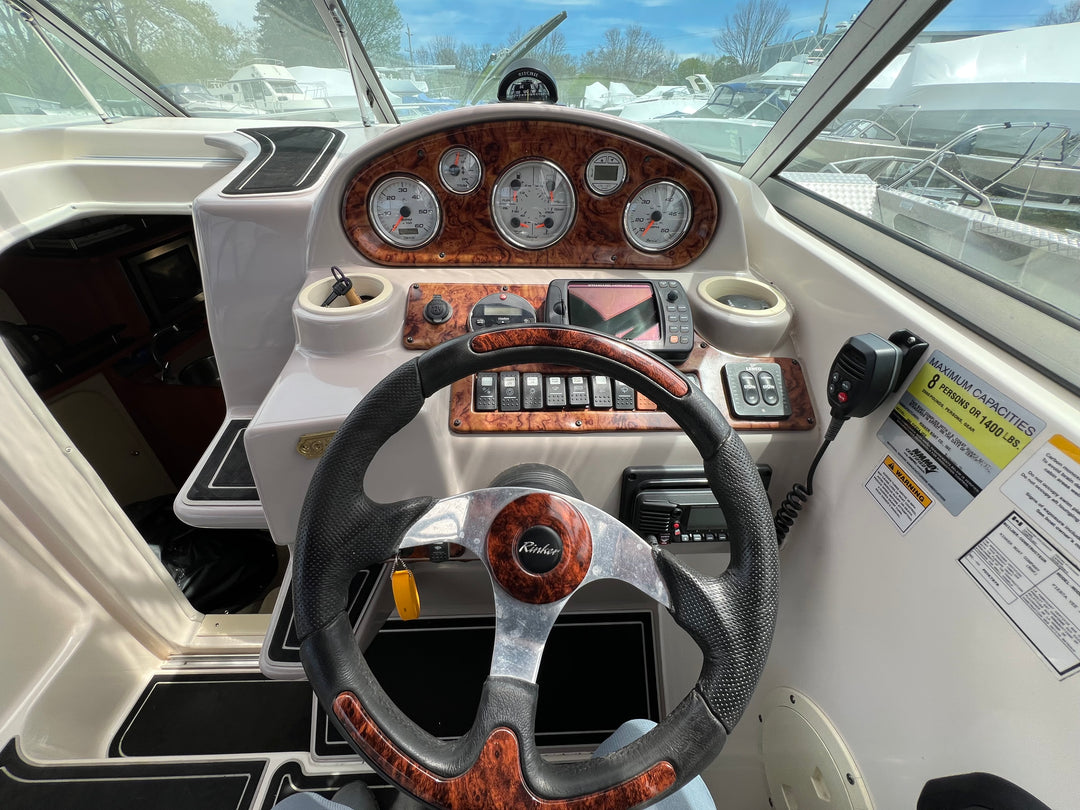 2005 Rinker 250 Fiesta Vee