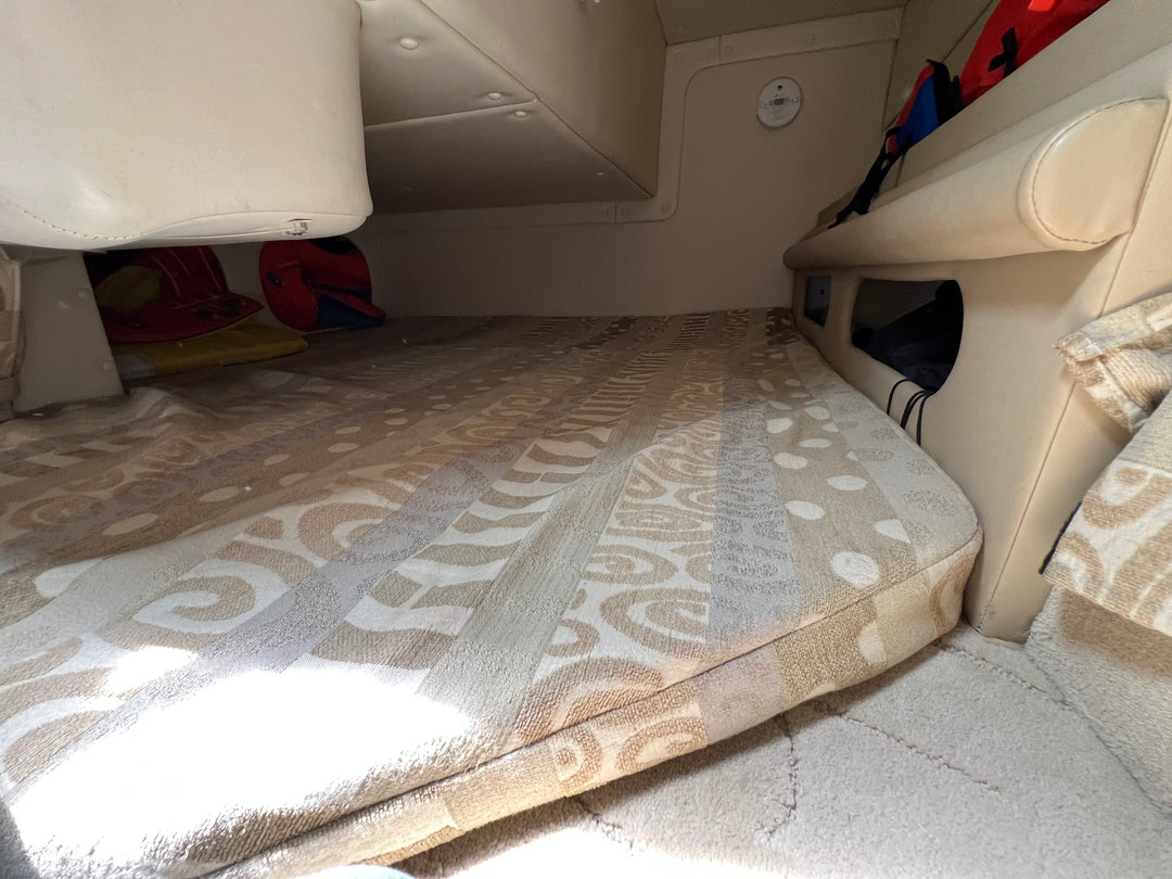 2005 Rinker 250 Fiesta Vee