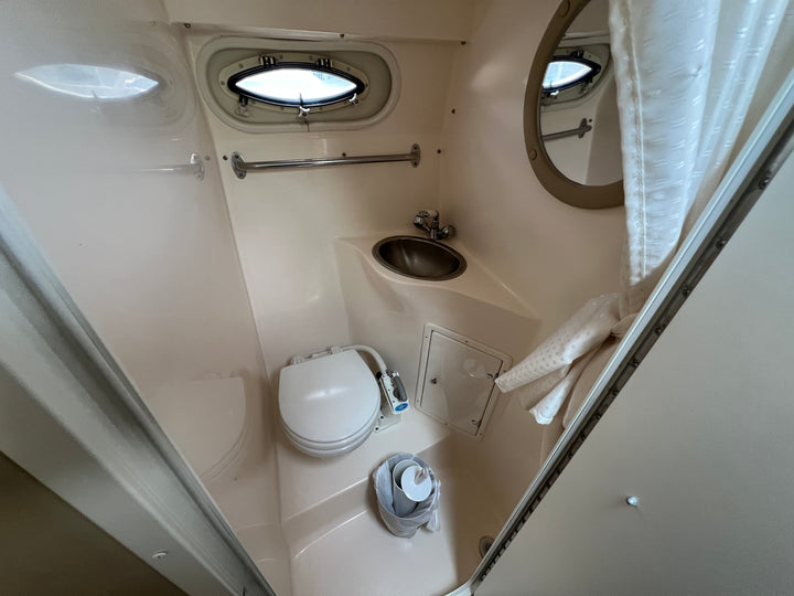 2005 Rinker 250 Fiesta Vee