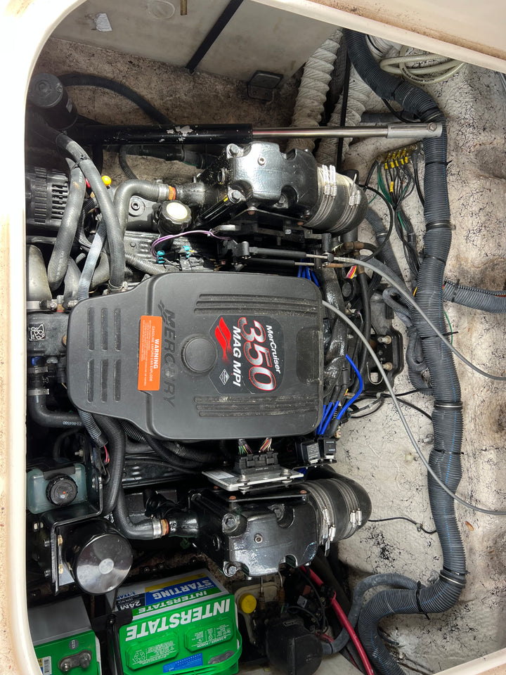 2005 Rinker 250 Fiesta Vee