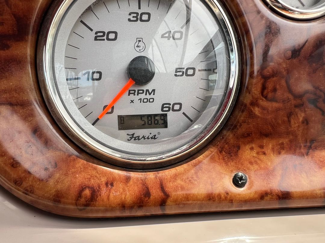 2005 Rinker 250 Fiesta Vee