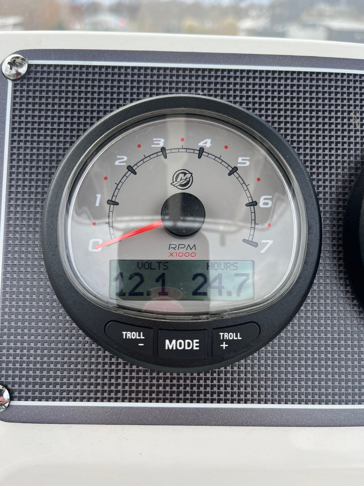 2025 Boston Whaler 190 Montauk