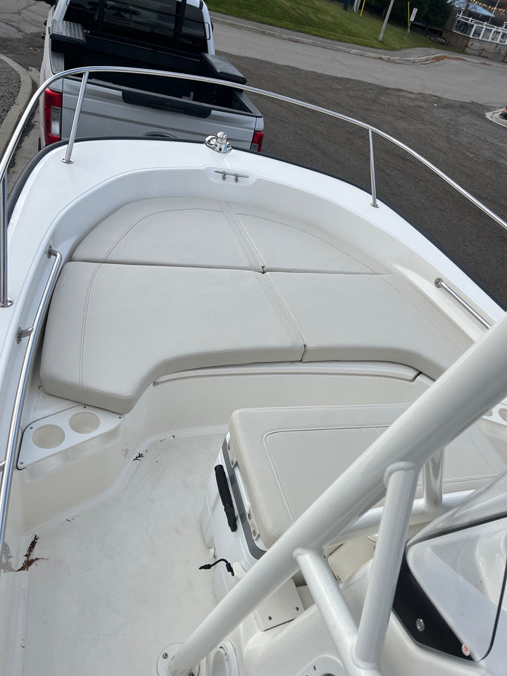2025 Boston Whaler 190 Montauk