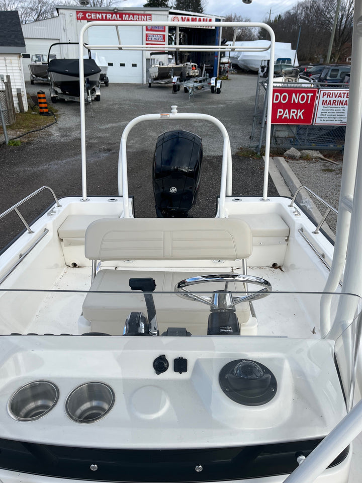 2025 Boston Whaler 190 Montauk