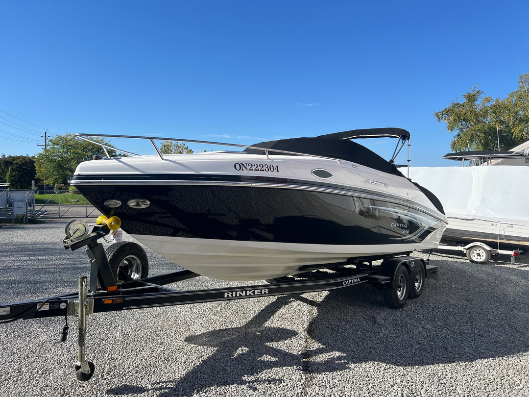 2010 Rinker 246 Captiva Cuddy Cabin