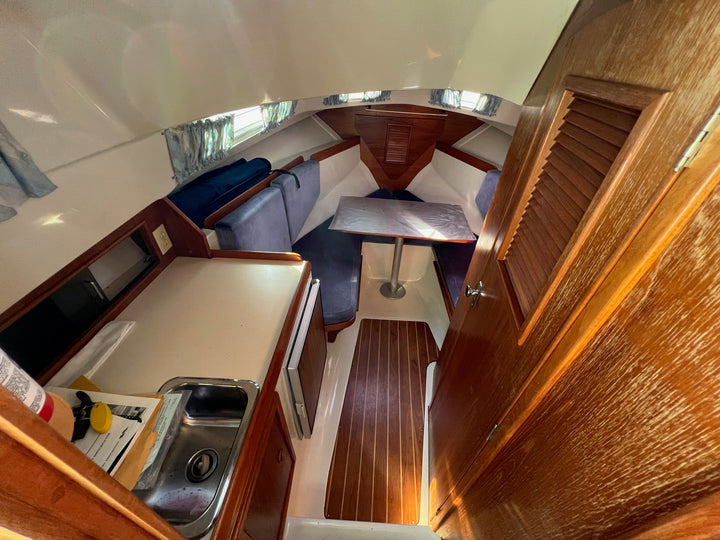 1987 Limestone 24 Express Cruiser