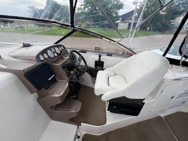 2006 Regal 2565 Window Express