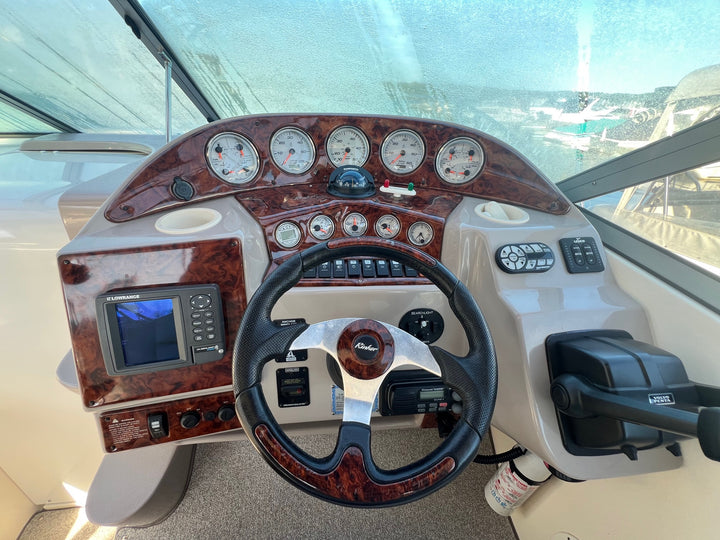 2005 Rinker Fiesta Vee 320