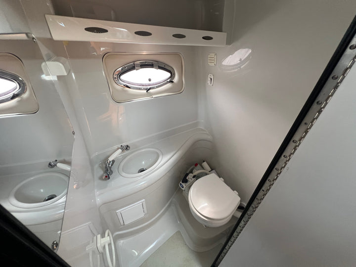 2004 Crownline 270 CR