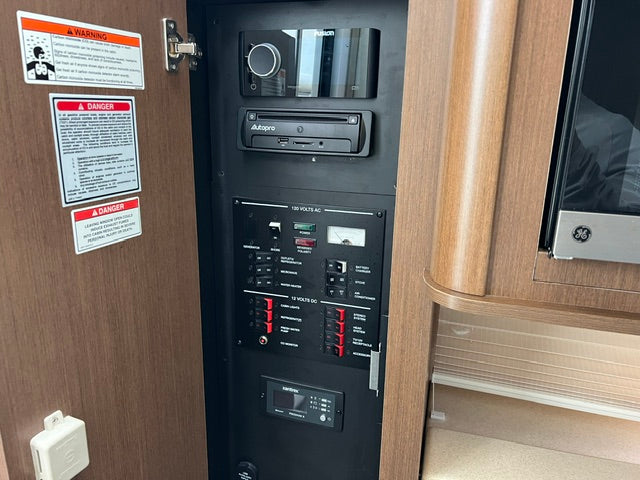 2013 SeaRay 280 Sun Dancer