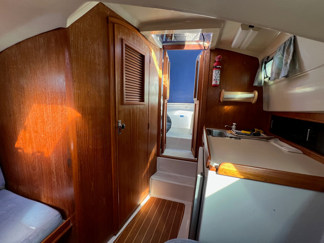 1987 Limestone 24 Express Cruiser