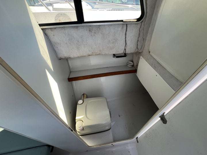 1990 Chris-Craft Sea Hawk 25'