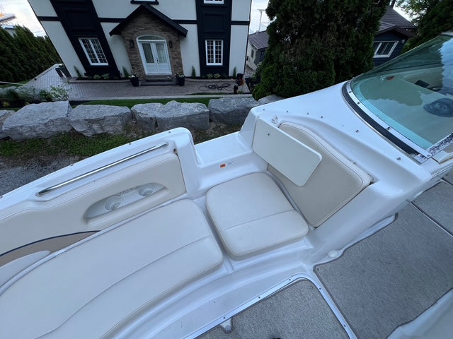 2001 Chris Craft 262 Deck Boat