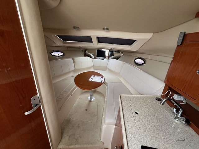 2006 Regal 2565 Window Express