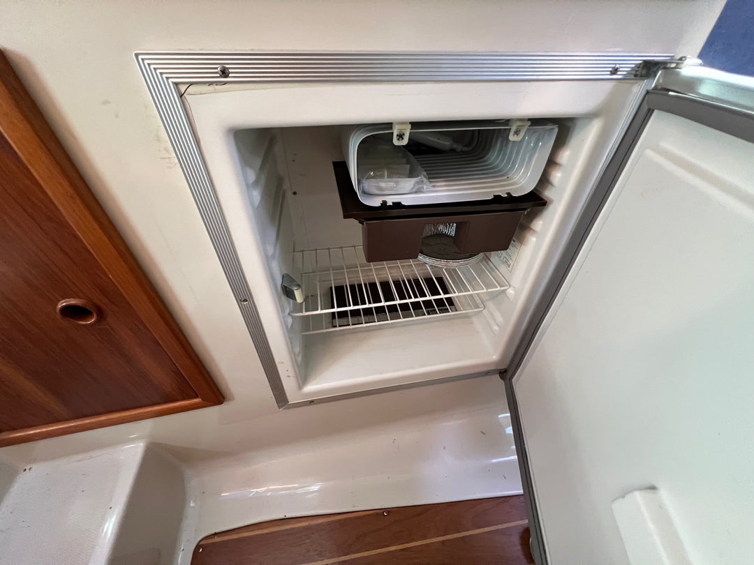 1987 Limestone 24 Express Cruiser