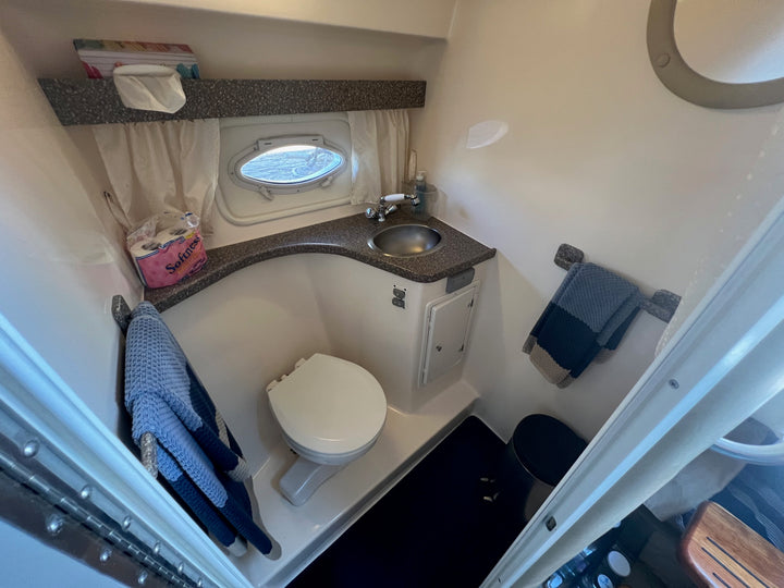 2005 Rinker Fiesta Vee 320