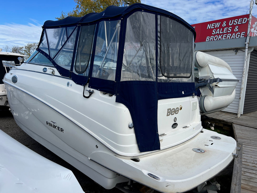 2007 Rinker 250 Fiesta Vee