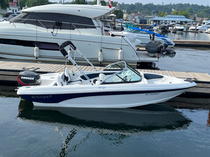 2017 Rinker 18 QX