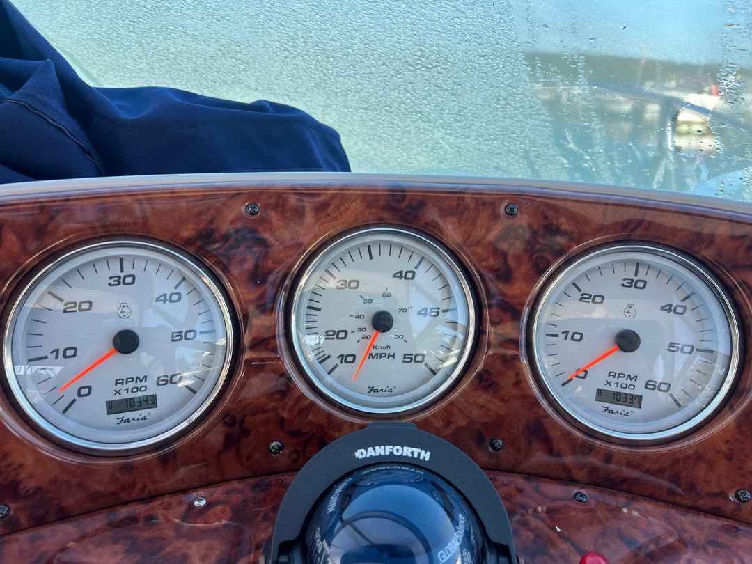 2005 Rinker Fiesta Vee 320