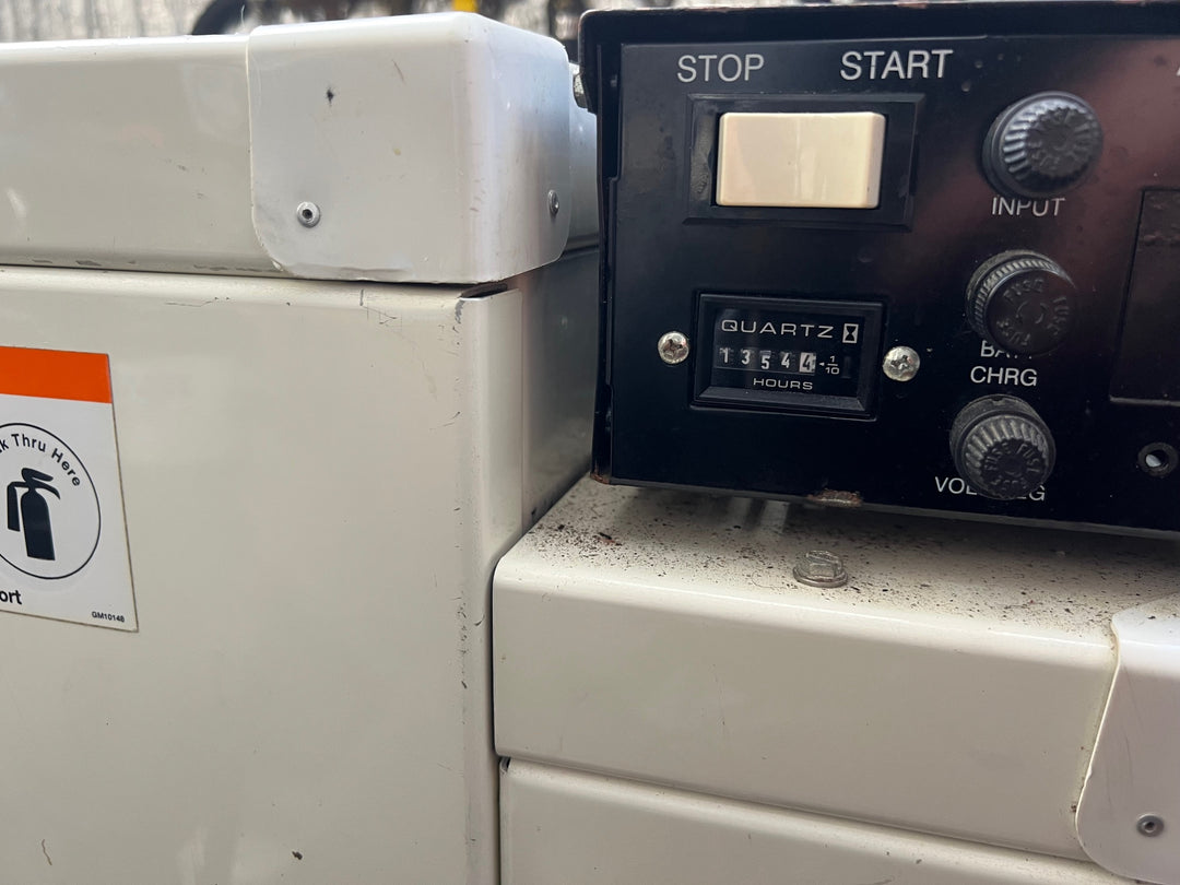 2005 Rinker Fiesta Vee 320