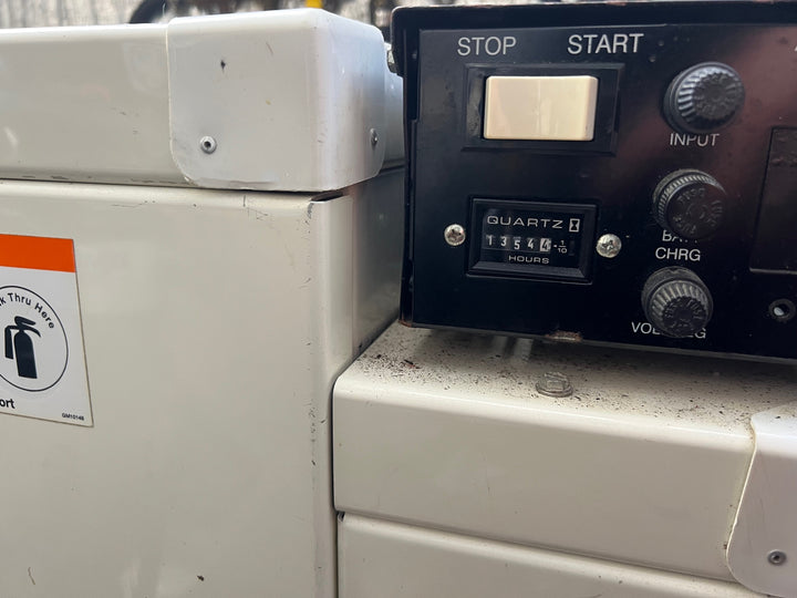 2005 Rinker Fiesta Vee 320