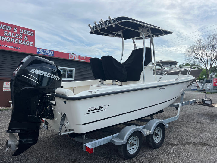 2019 Boston Whaler 190 Outrage