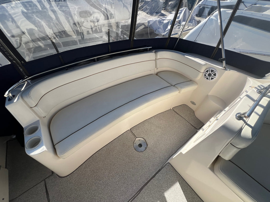 2005 Rinker Fiesta Vee 320