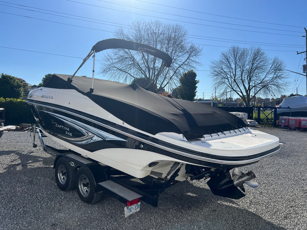 2010 Rinker 246 Captiva Cuddy Cabin