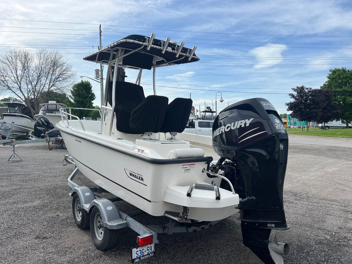 2019 Boston Whaler 190 Outrage