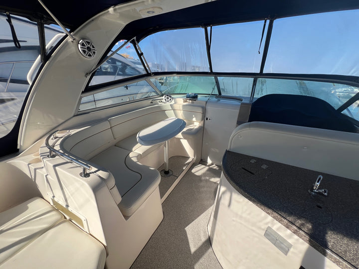 2005 Rinker Fiesta Vee 320