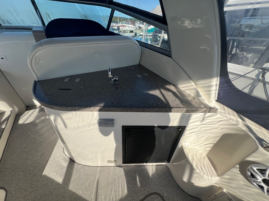 2005 Rinker Fiesta Vee 320
