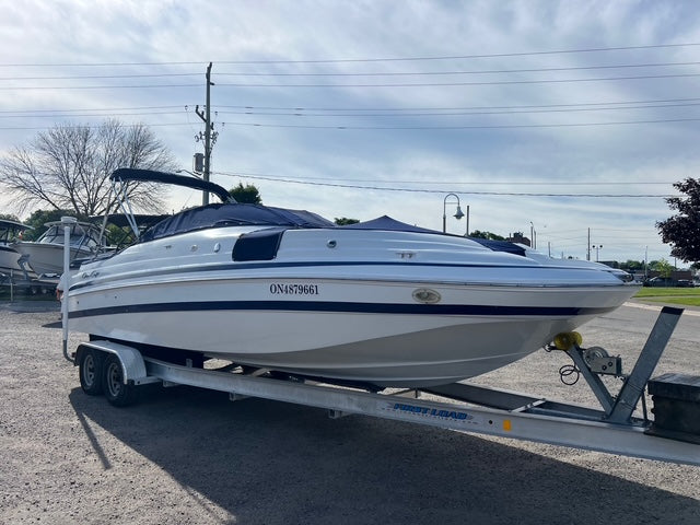2001 Chris Craft 262 Deck Boat