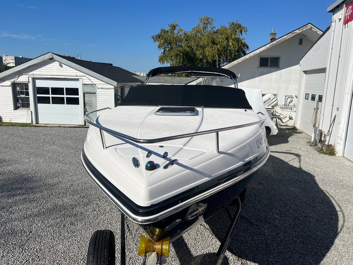 2010 Rinker 246 Captiva Cuddy Cabin