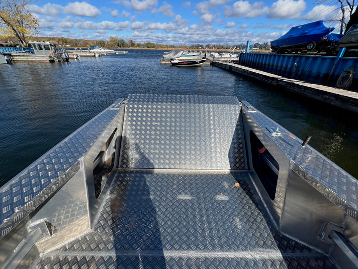 2025 Stanley 26 Pulsecraft Closed Cabin