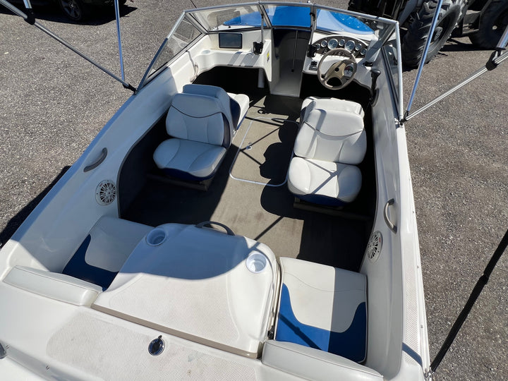 2004 Bayliner 175