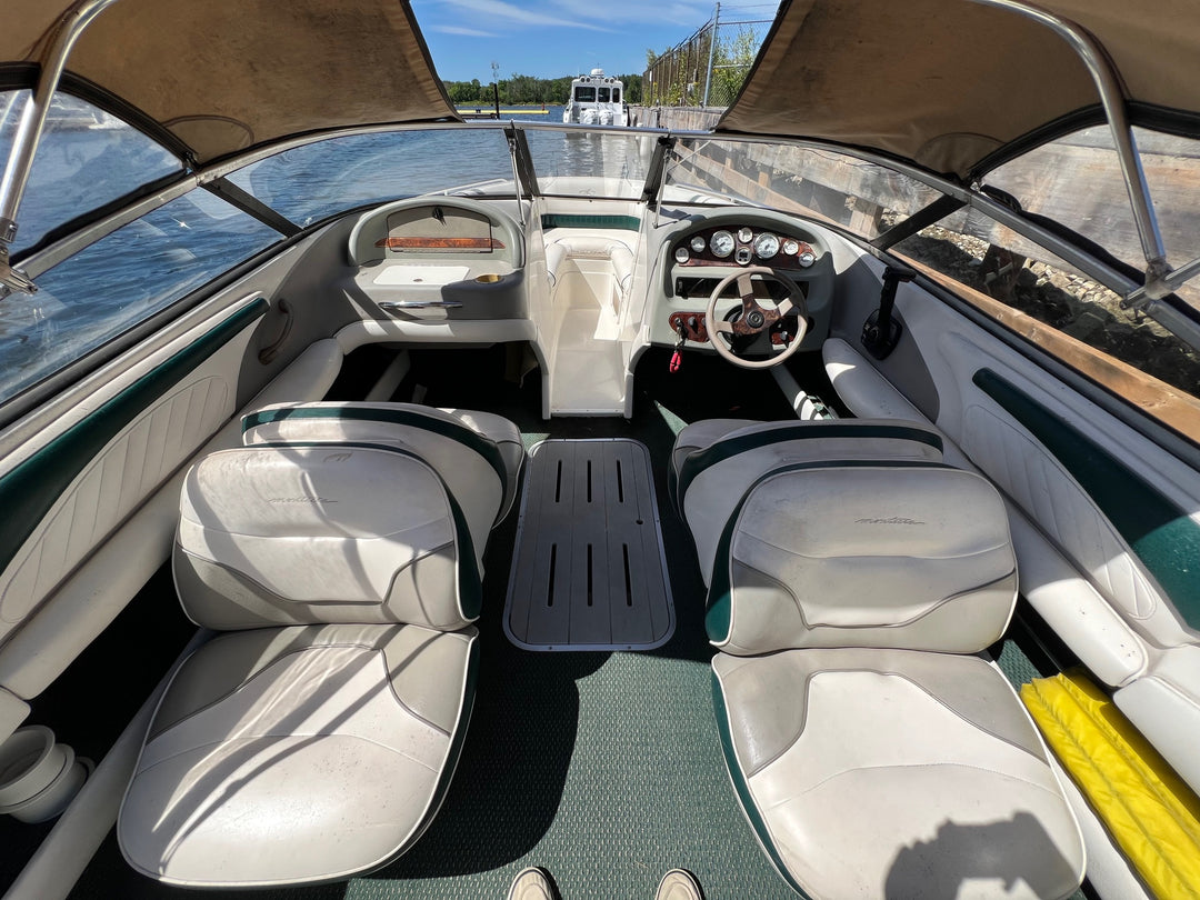 1999 Monterey Montura 196